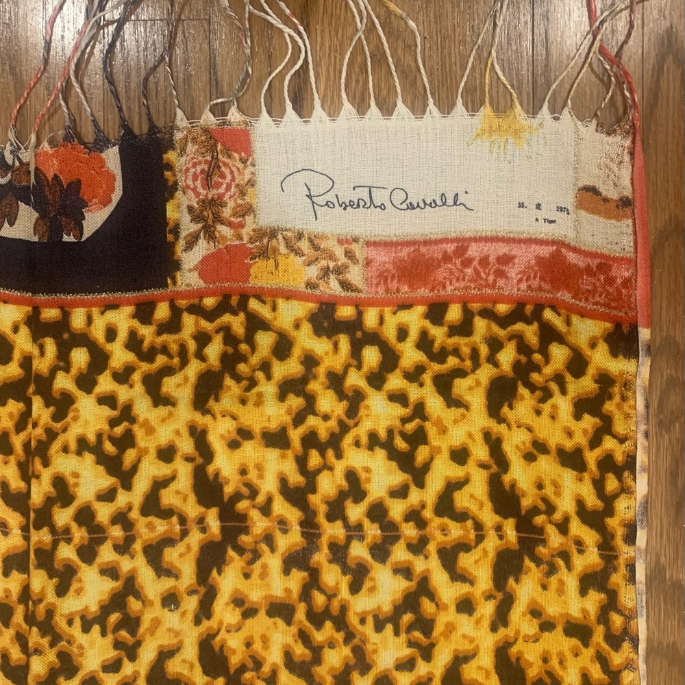 Roberto Cavalli silk cashmere rectangular scarf /shawl  26" x 70" NWOT - Picture 5 of 8